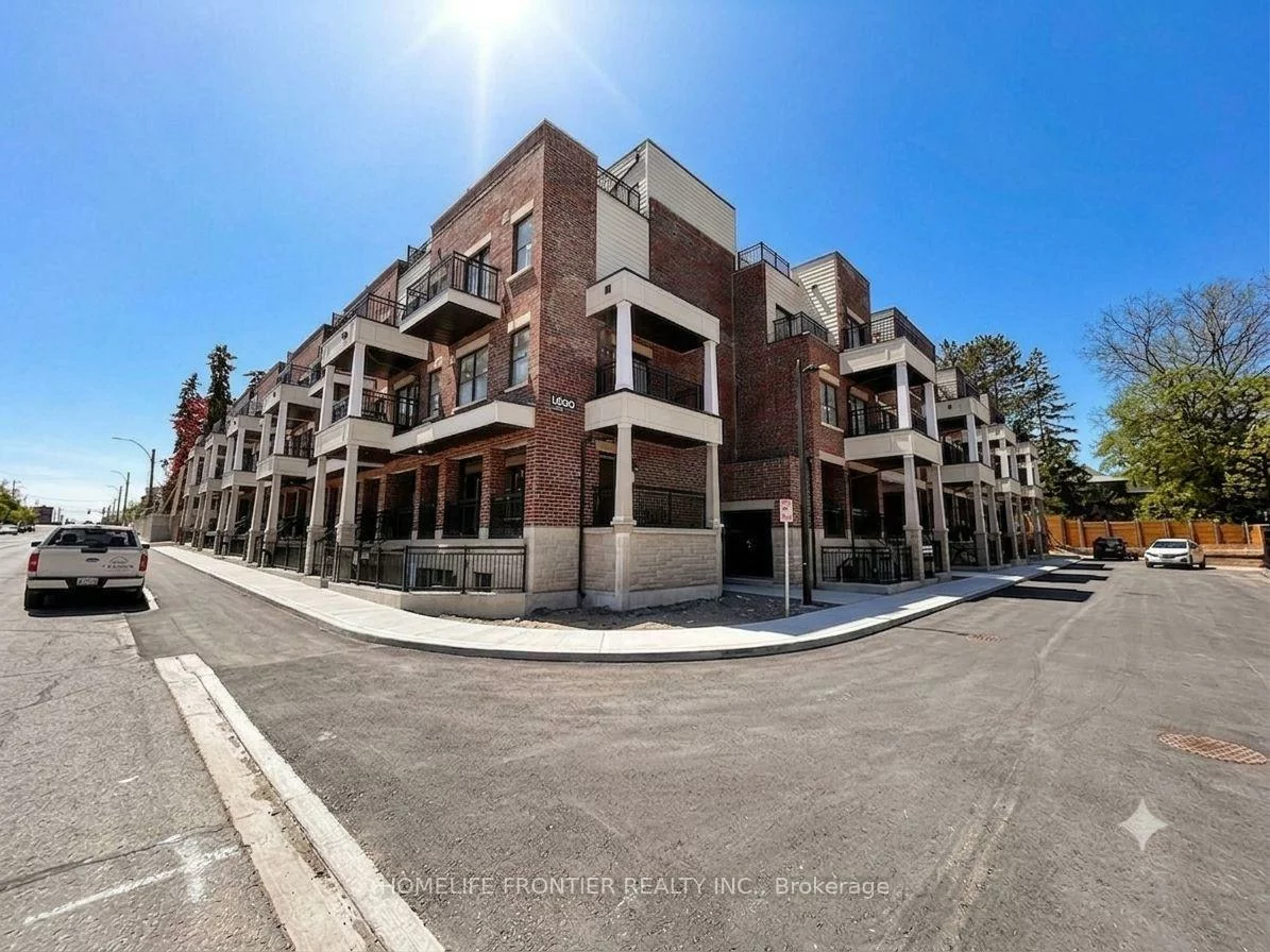 15100, Yonge, Aurora Village, Aurora