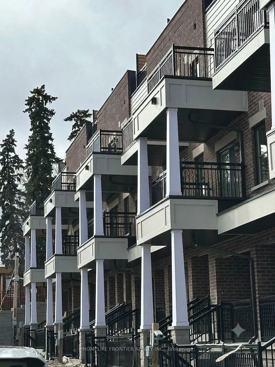 15100, Yonge, Aurora Village, Aurora