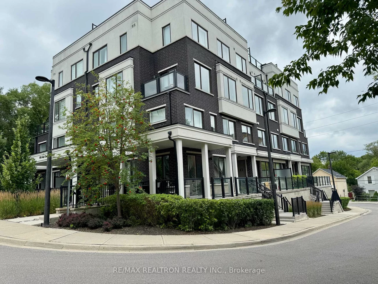 100, Alex Gardner, Aurora Village, Aurora