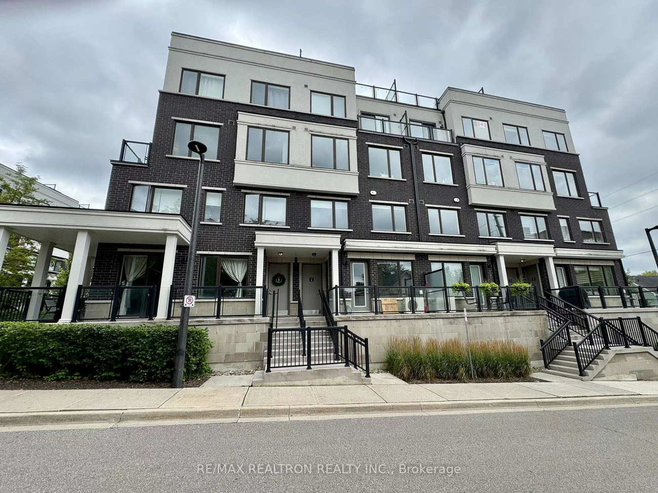100, Alex Gardner, Aurora Village, Aurora