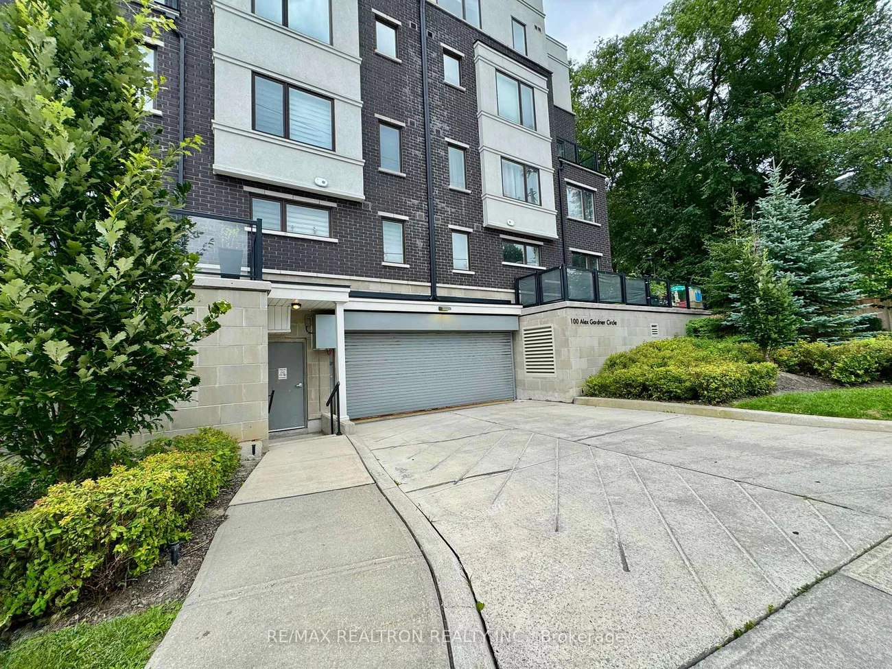 100, Alex Gardner, Aurora Village, Aurora