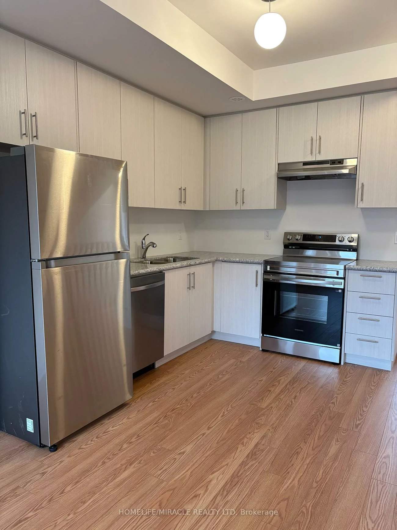 15100, Yonge, Aurora Village, Aurora