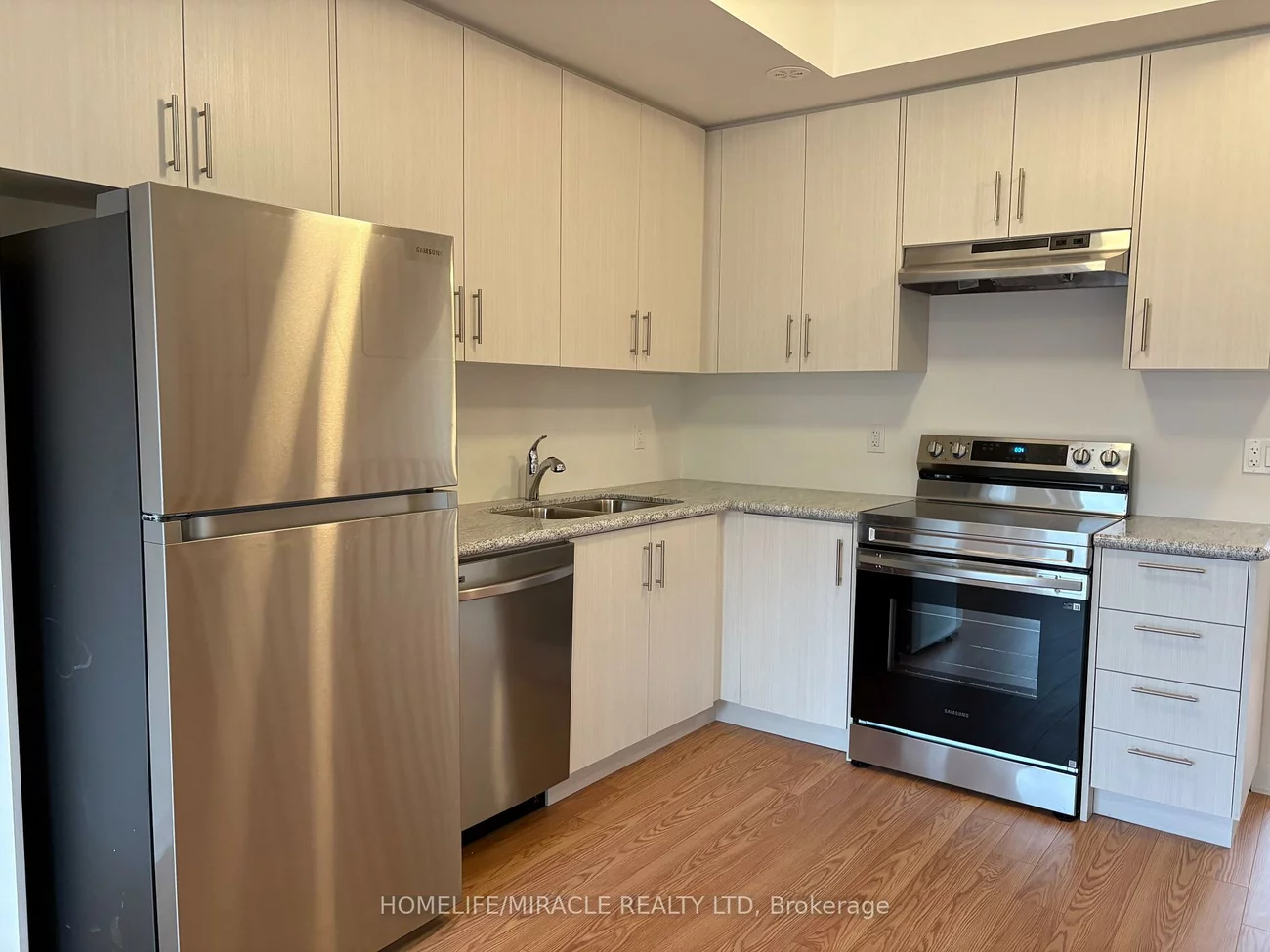 15100, Yonge, Aurora Village, Aurora