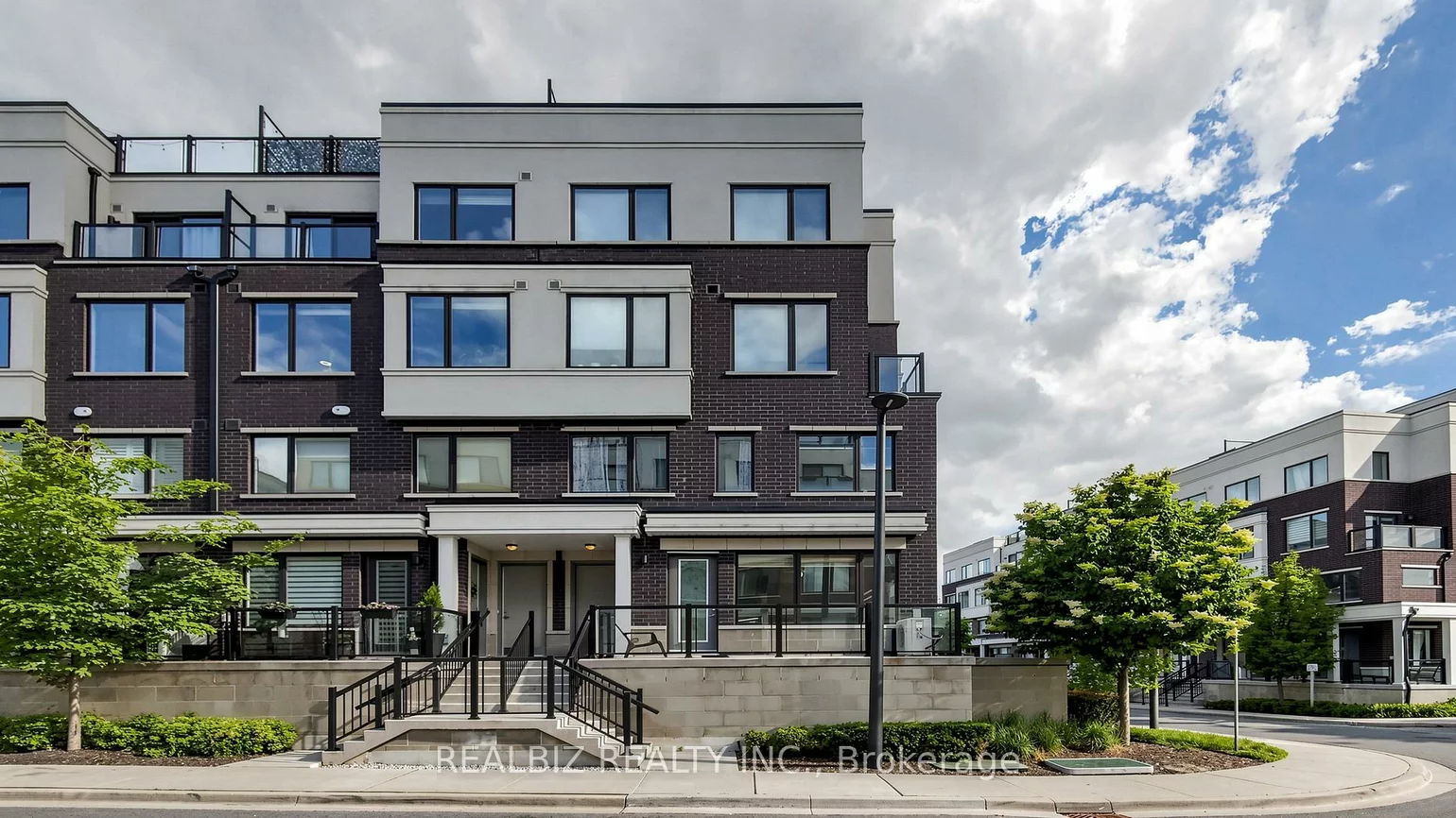 400, Alex Gardner, Aurora Village, Aurora