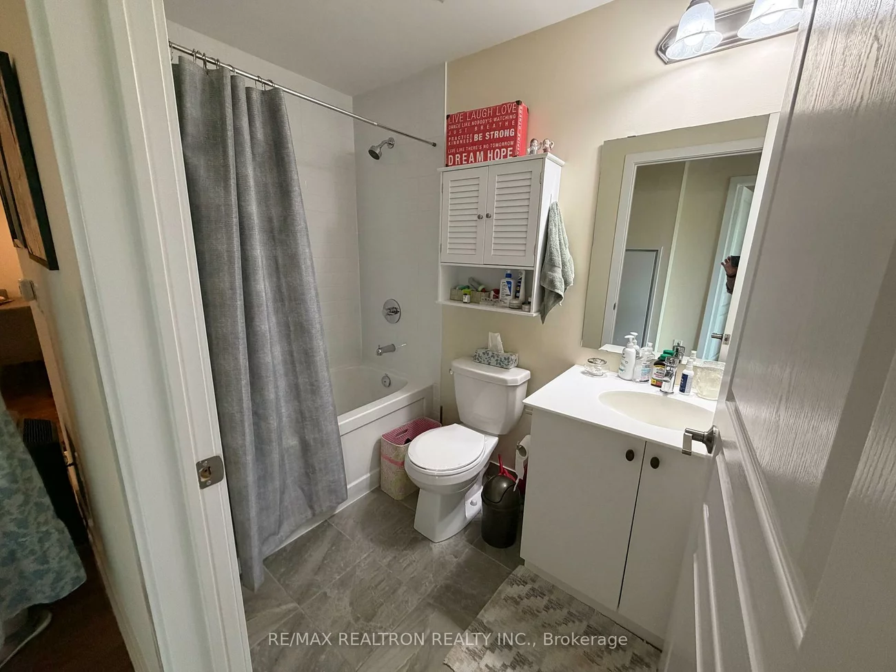 555, William Graham, Bayview Wellington, Aurora