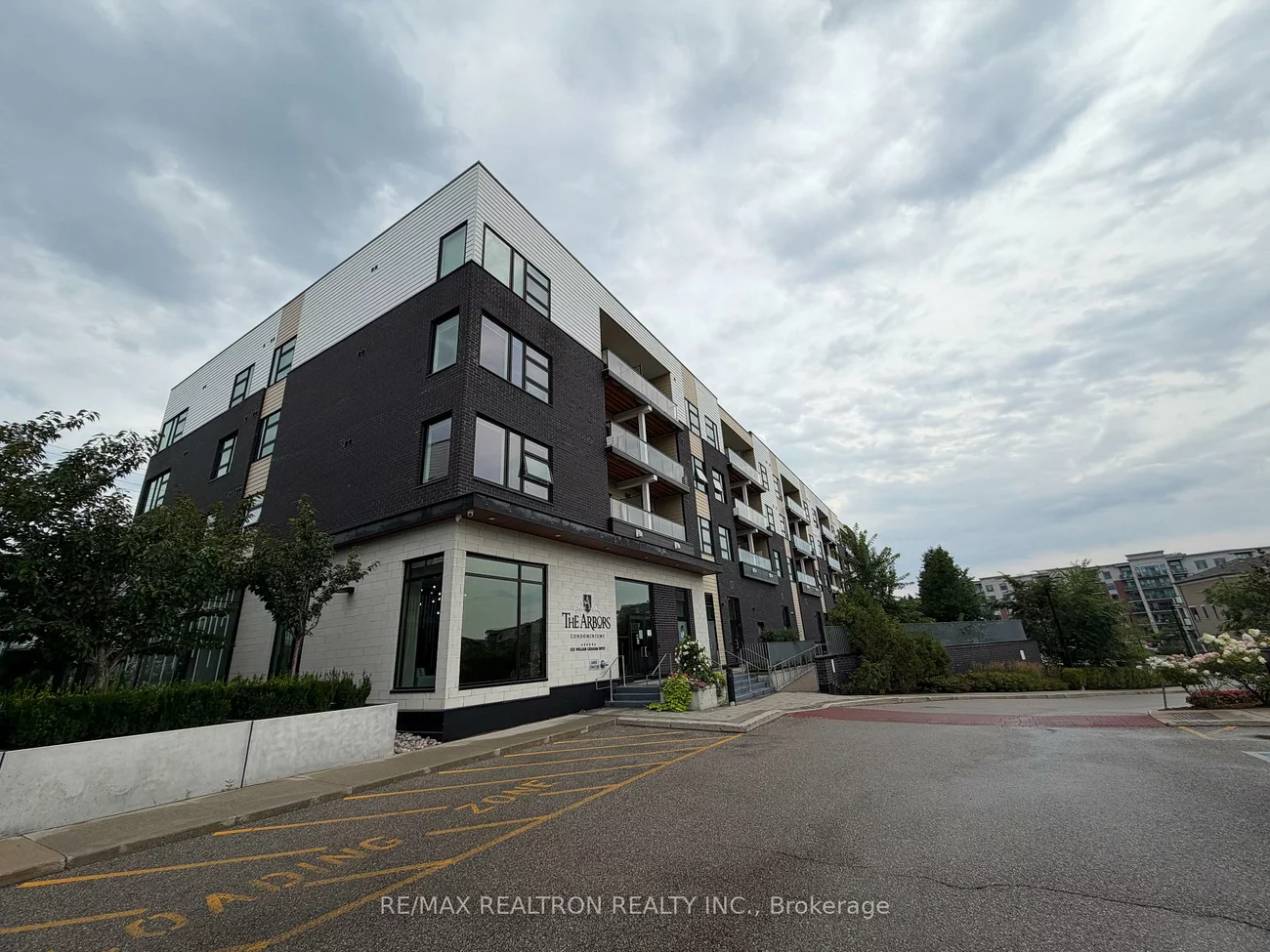 555, William Graham, Bayview Wellington, Aurora
