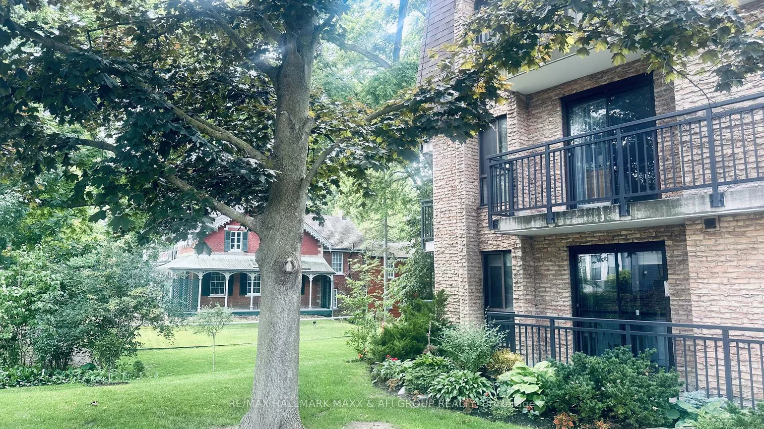 15390, Yonge, Aurora Heights, Aurora