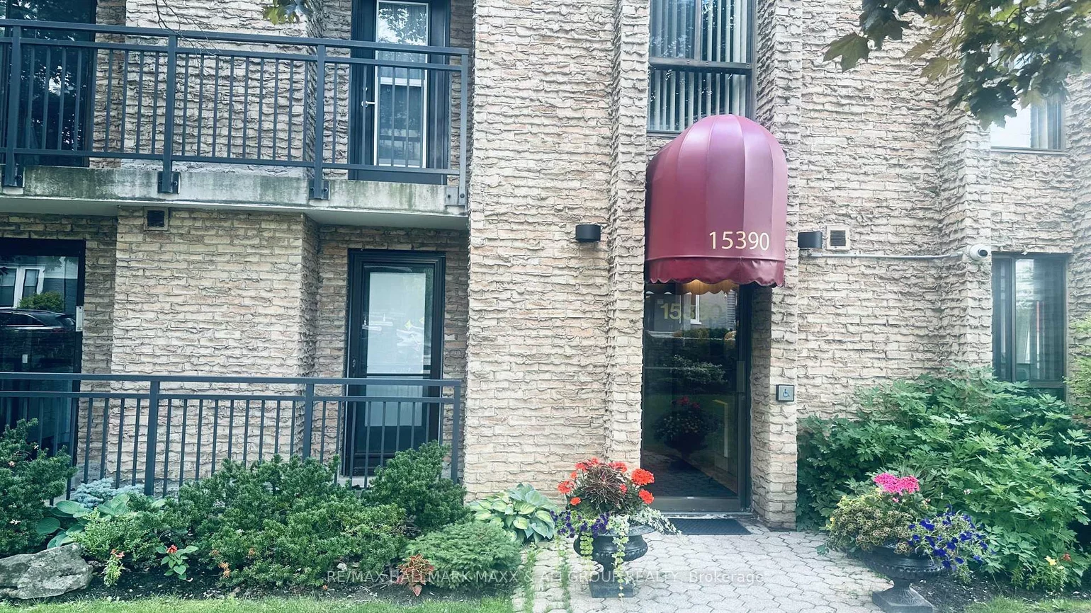 15390, Yonge, Aurora Heights, Aurora