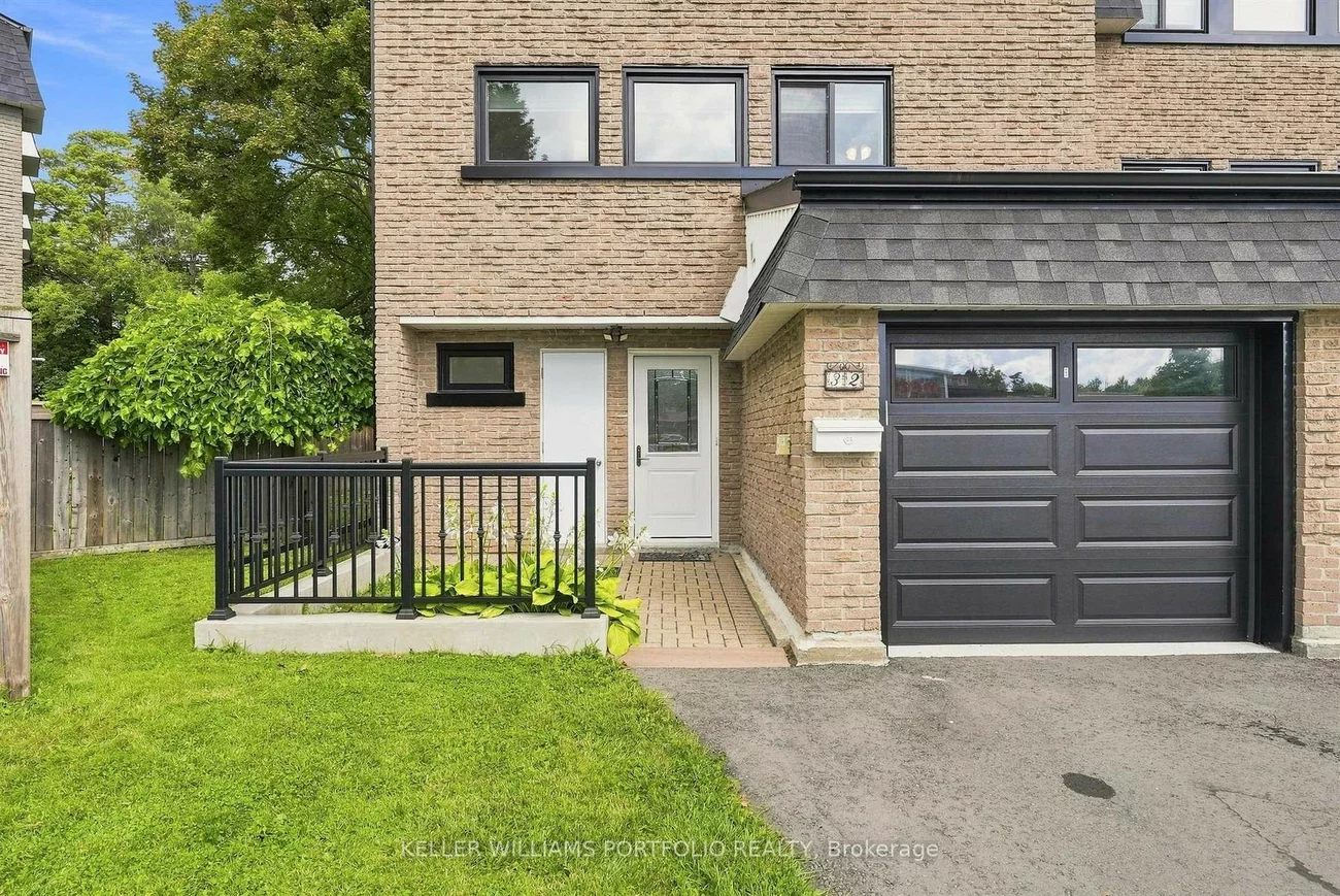32, Henderson, Aurora Highlands, Aurora