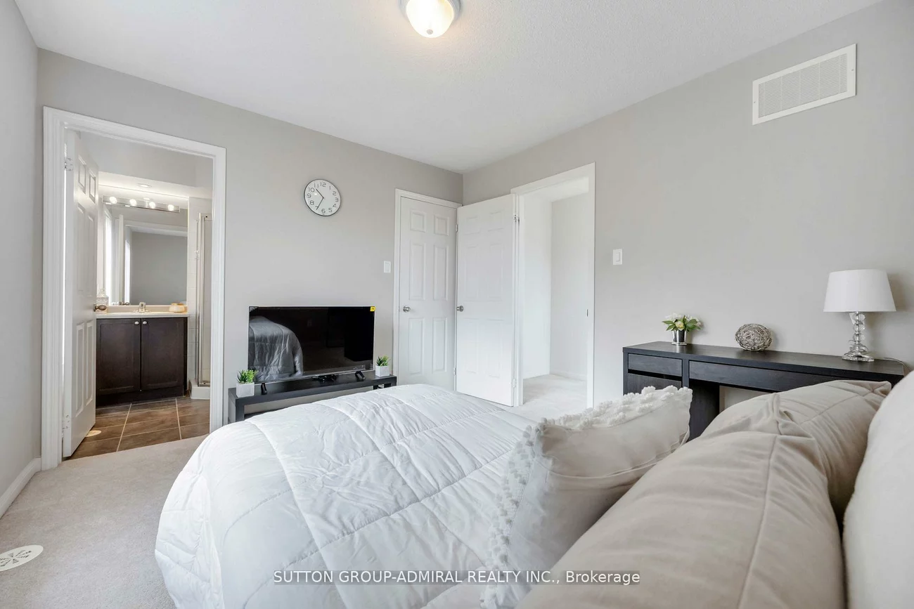 60, Harry Penrose, Bayview Northeast, Aurora