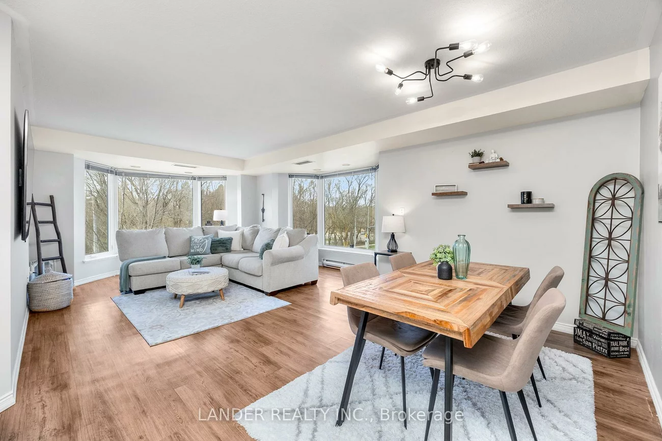 85, WELLINGTON, Aurora Village, Aurora