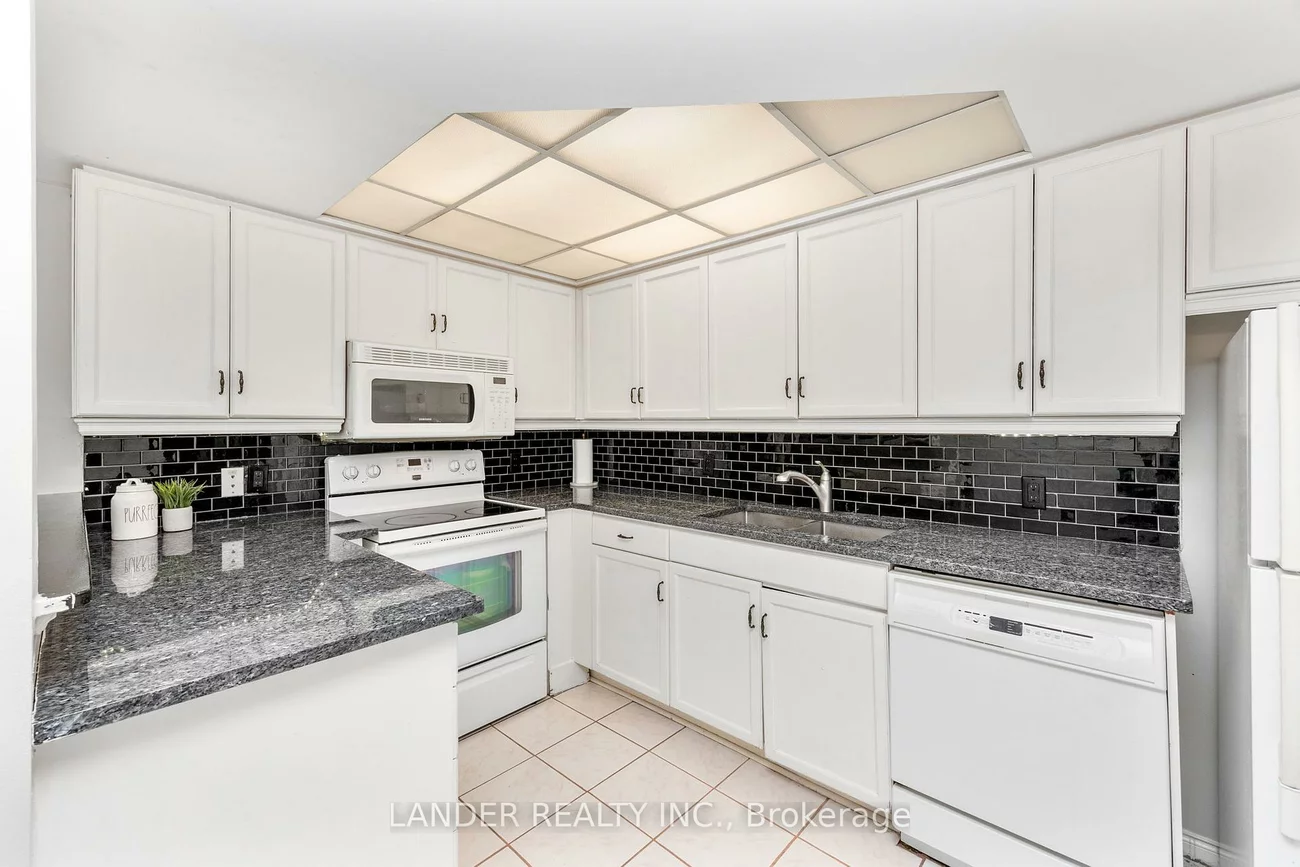 85, WELLINGTON, Aurora Village, Aurora