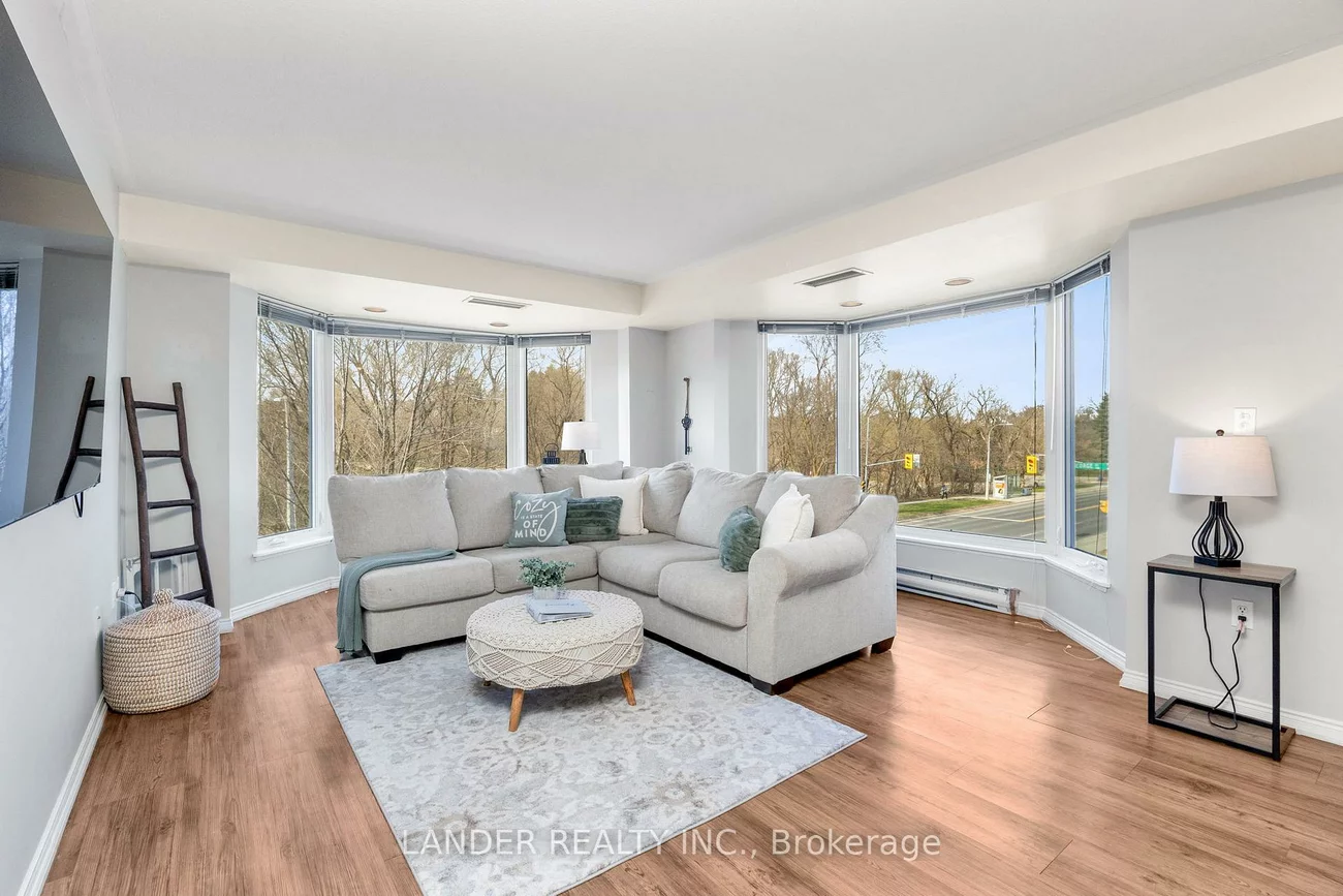 85, WELLINGTON, Aurora Village, Aurora