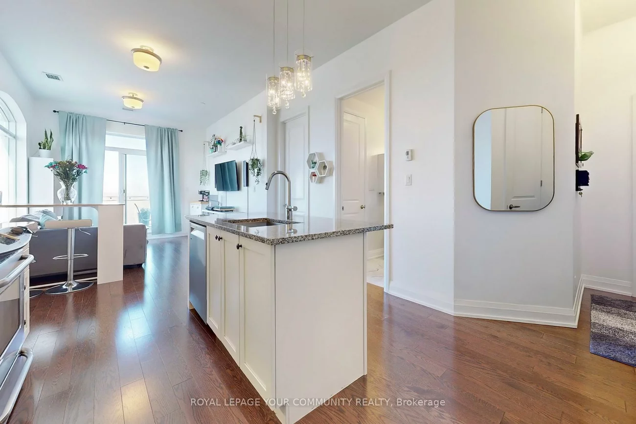 15277, Yonge, Aurora Village, Aurora