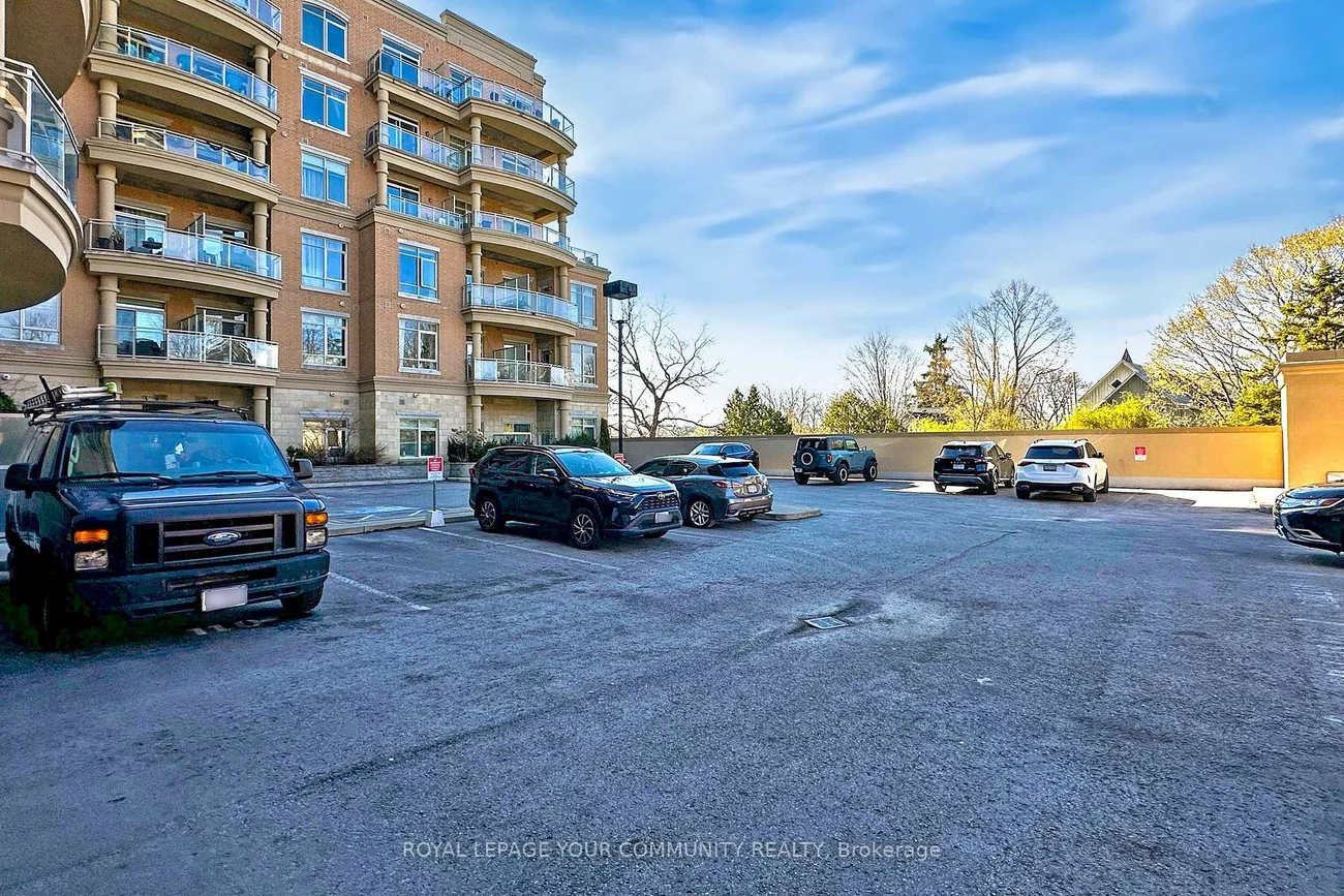 15277, Yonge, Aurora Village, Aurora
