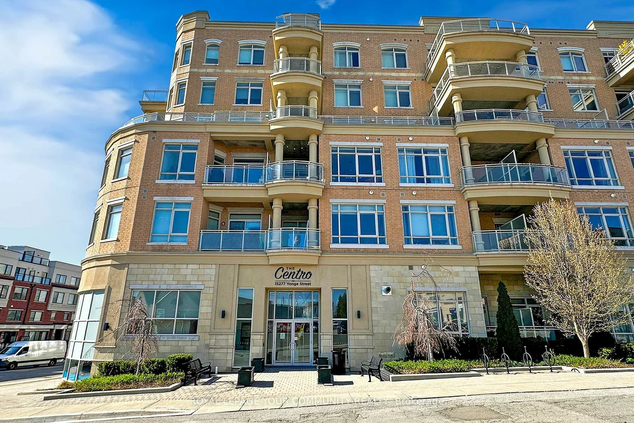 15277, Yonge, Aurora Village, Aurora