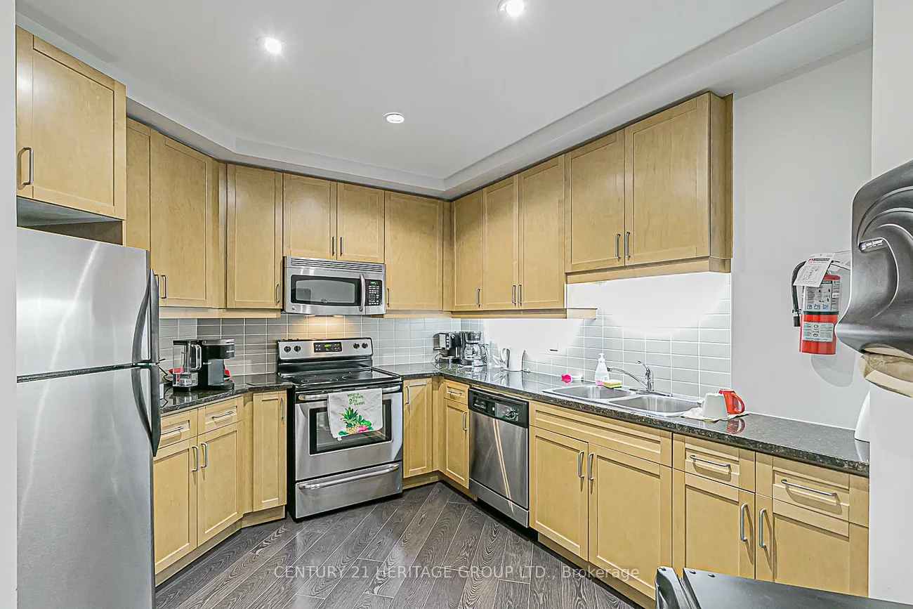 180, John West, Bayview Wellington, Aurora