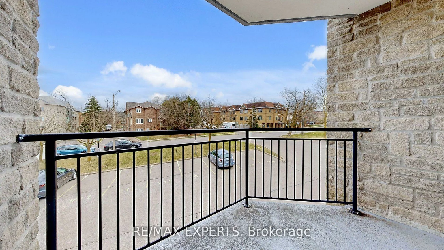 85, Wellington, Aurora Village, Aurora