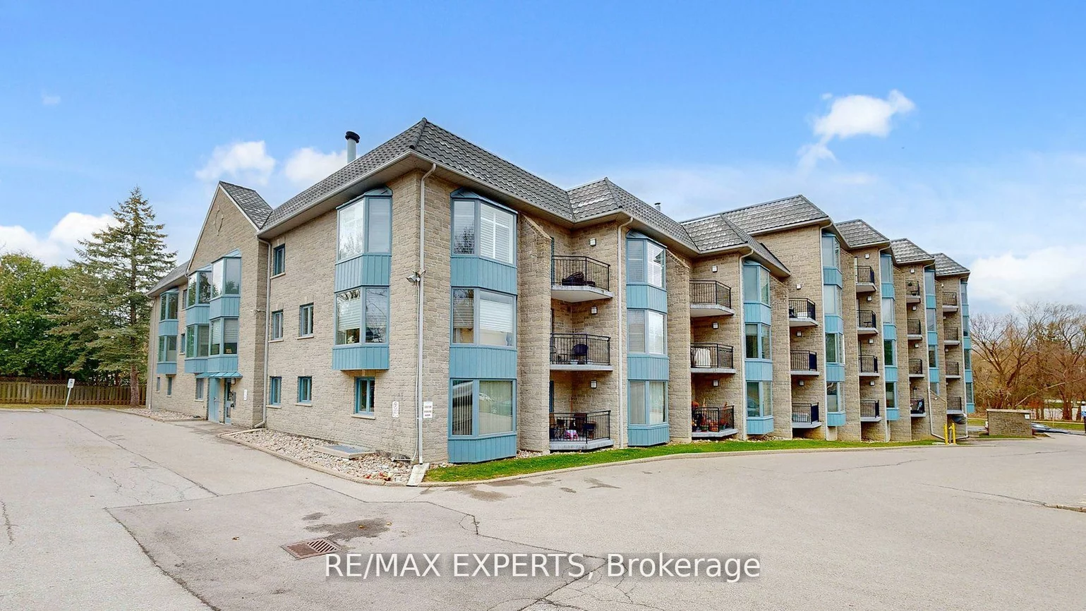 85, Wellington, Aurora Village, Aurora