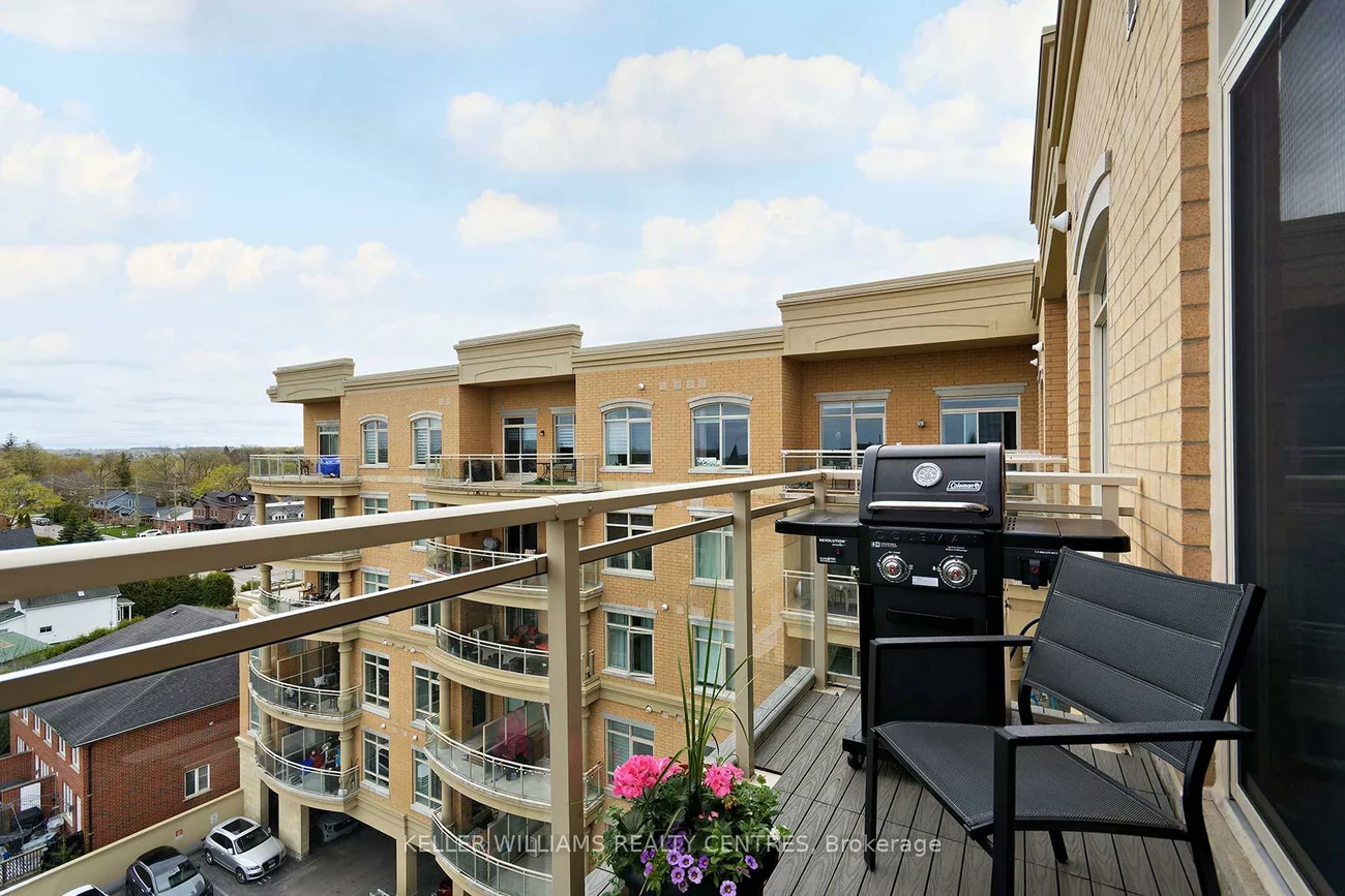 15277, Yonge, Aurora Village, Aurora