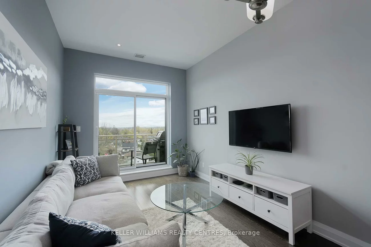 15277, Yonge, Aurora Village, Aurora