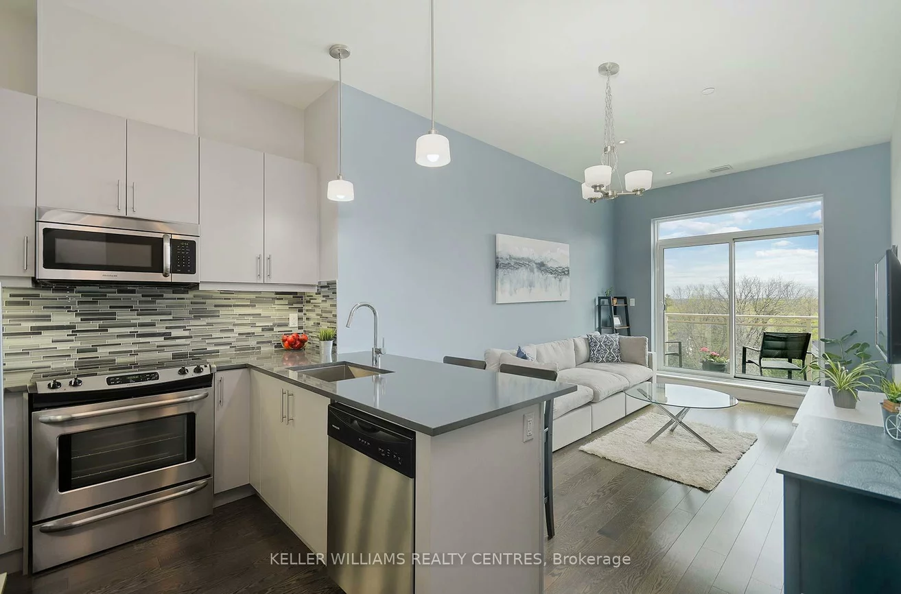 15277, Yonge, Aurora Village, Aurora