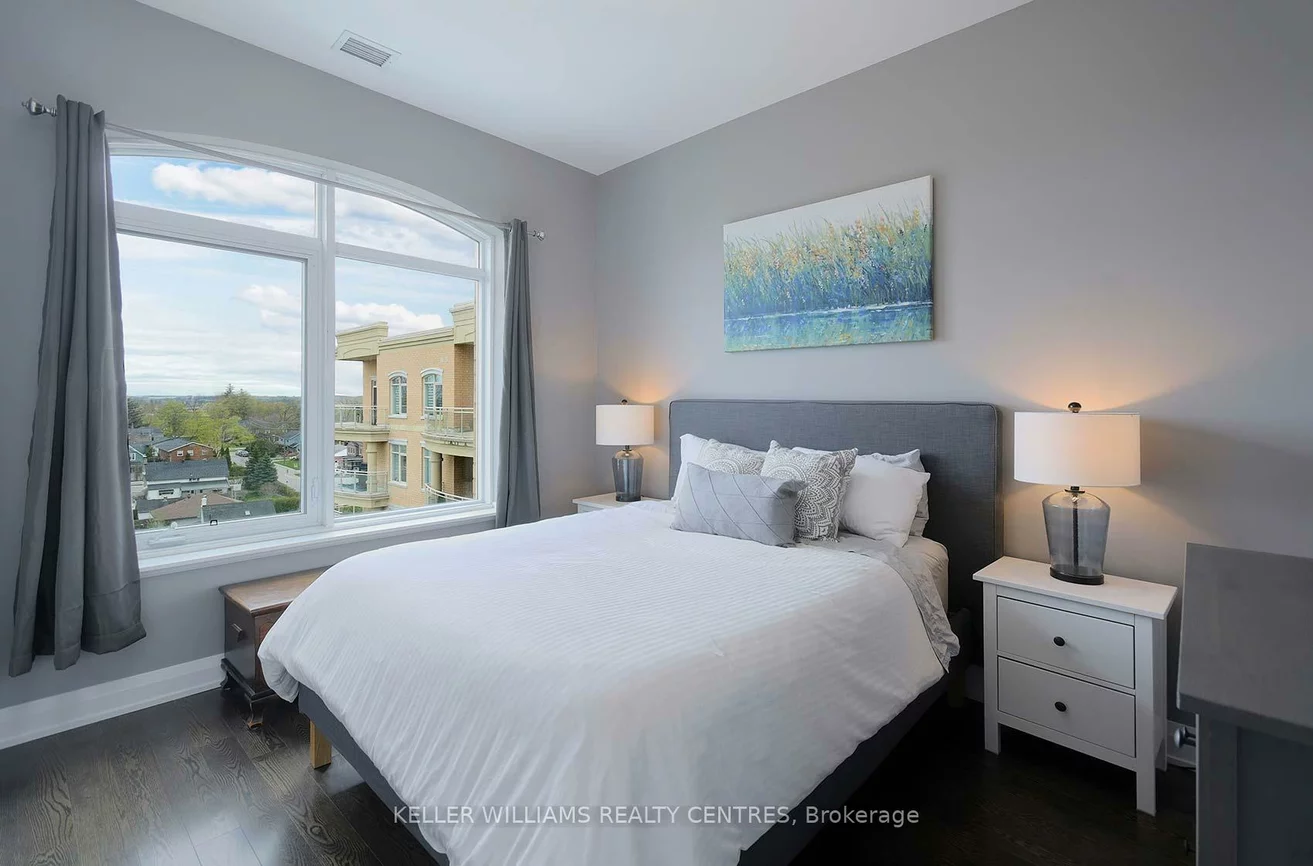 15277, Yonge, Aurora Village, Aurora