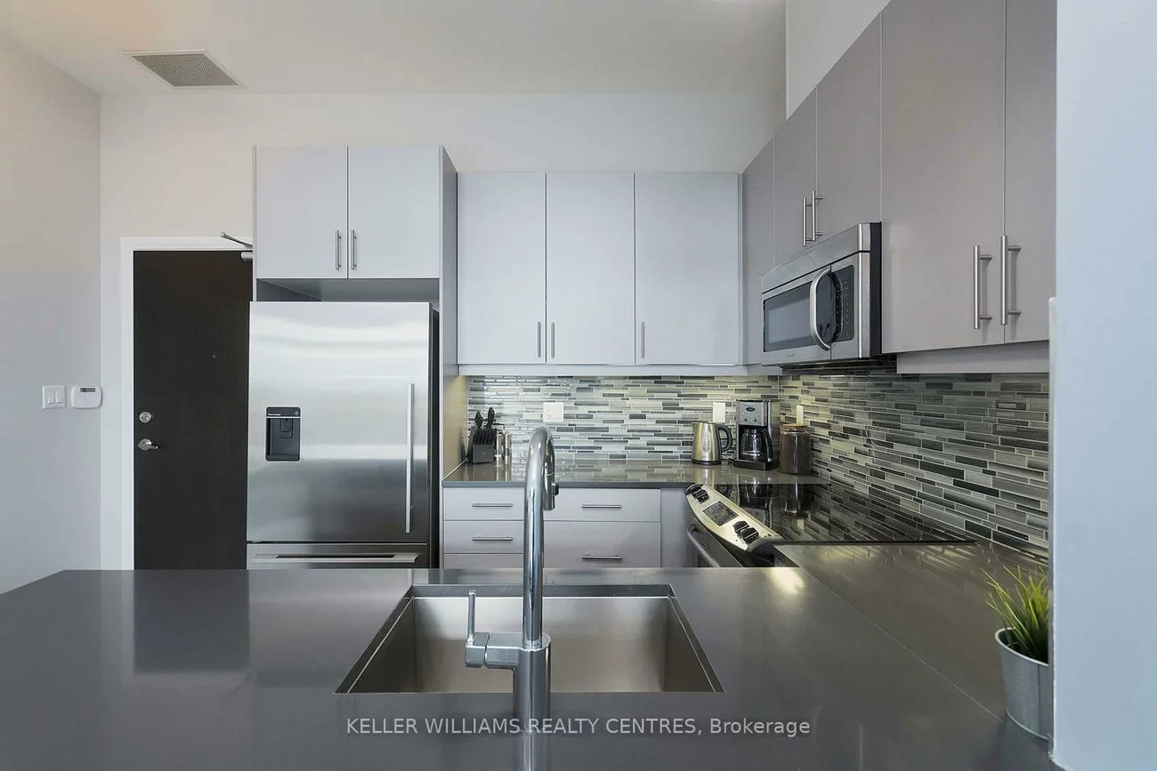 15277, Yonge, Aurora Village, Aurora