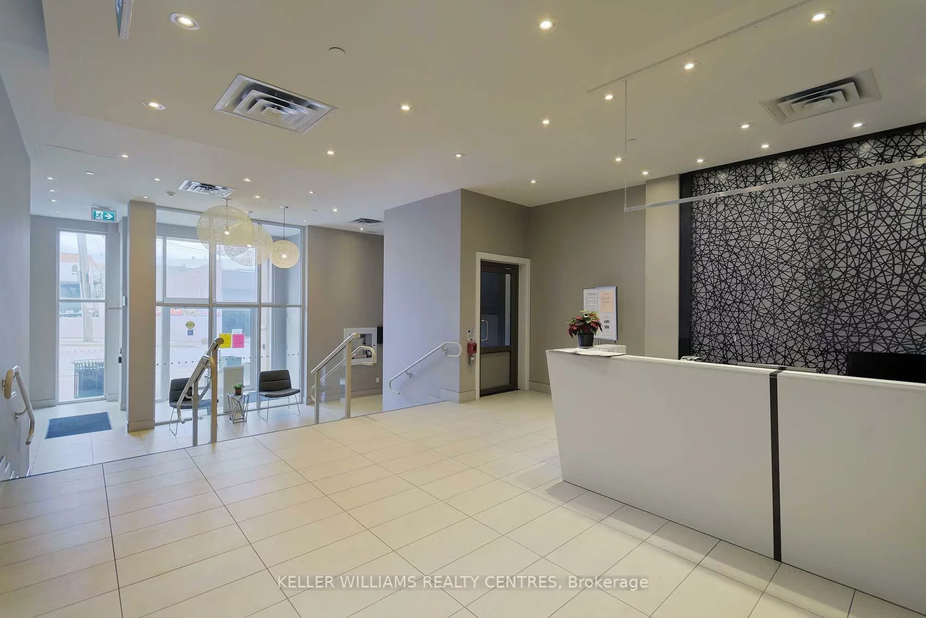 15277, Yonge, Aurora Village, Aurora