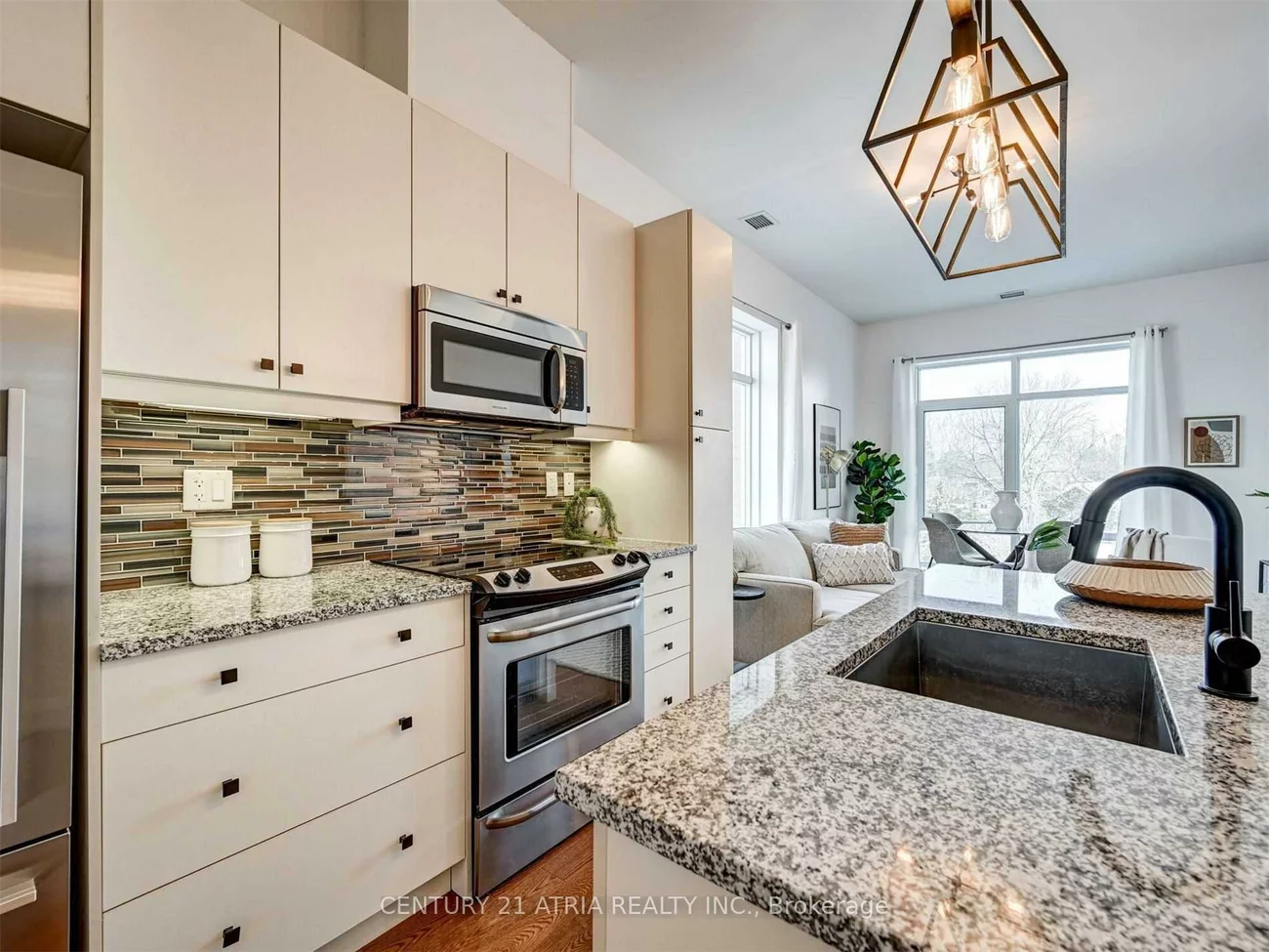 15277, Yonge, Aurora Village, Aurora