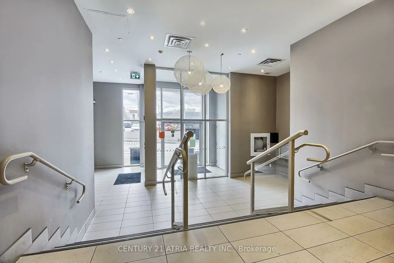 15277, Yonge, Aurora Village, Aurora