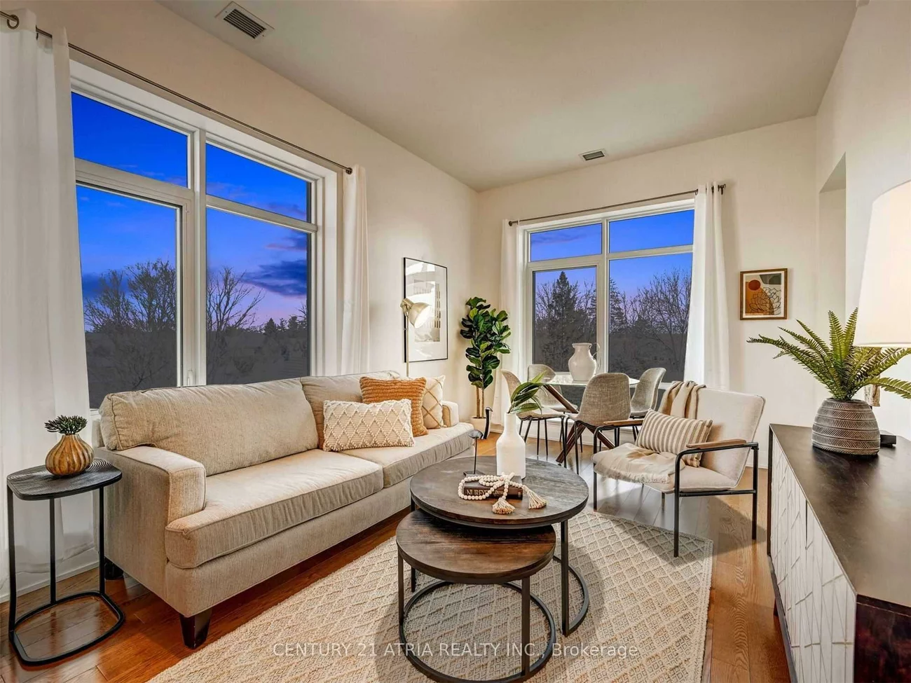 15277, Yonge, Aurora Village, Aurora