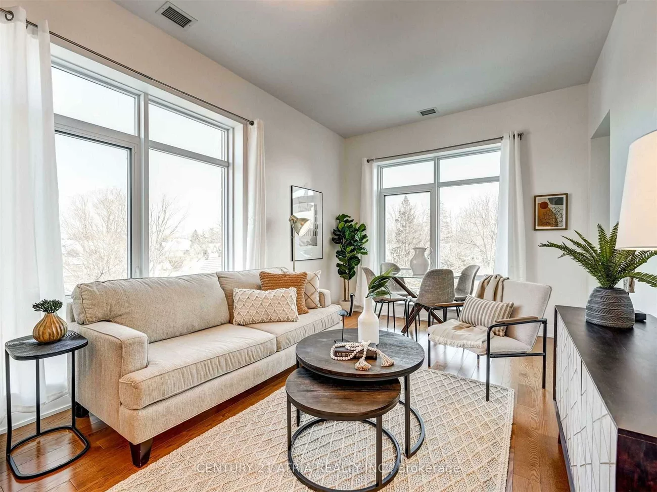 15277, Yonge, Aurora Village, Aurora