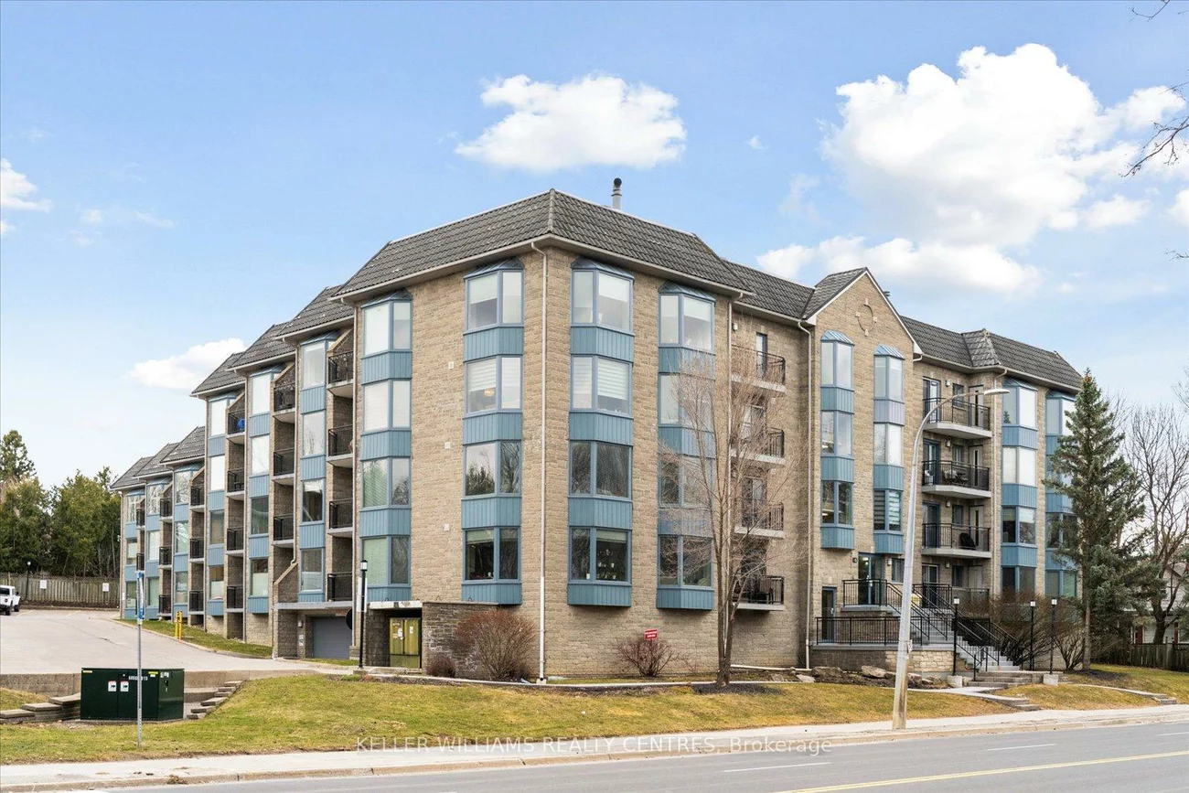 85, Wellington, Aurora Village, Aurora