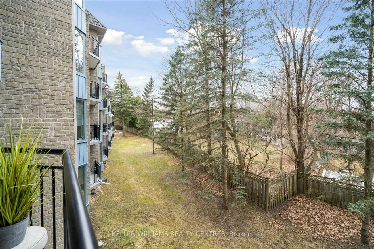 85, Wellington, Aurora Village, Aurora