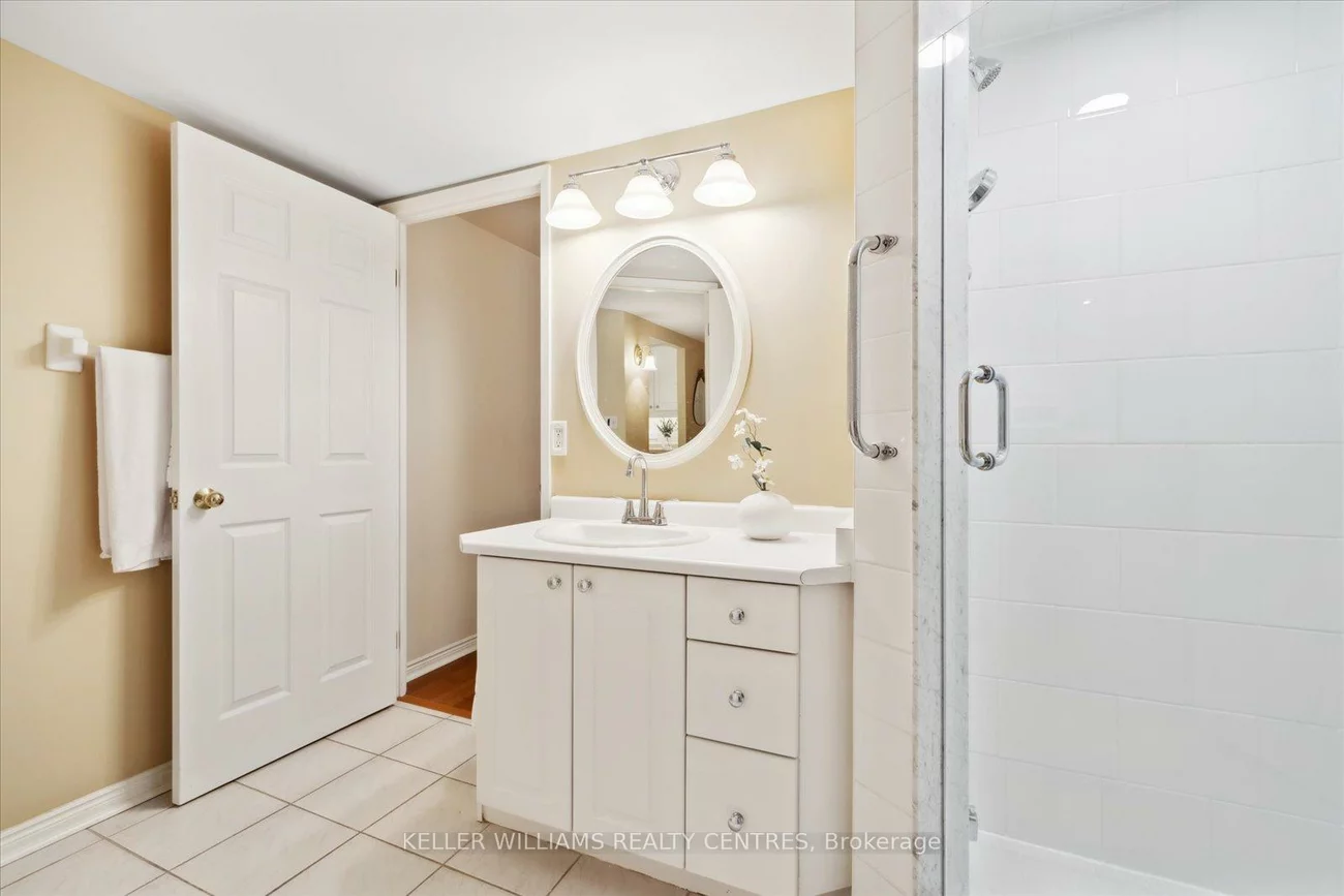 85, Wellington, Aurora Village, Aurora