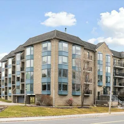 85, Wellington, Aurora Village, Aurora