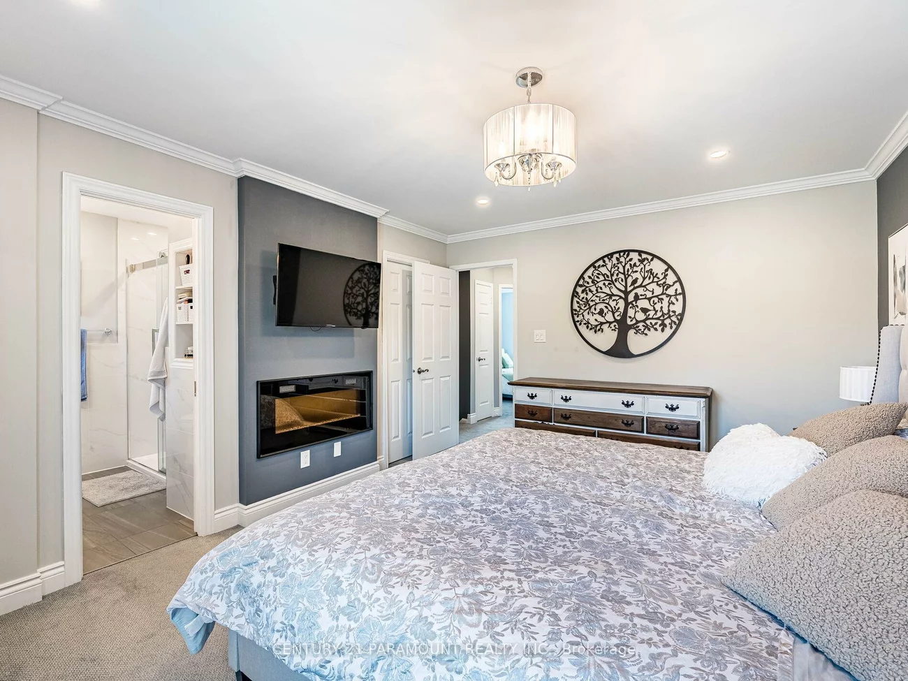 347, John West, Bayview Wellington, Aurora