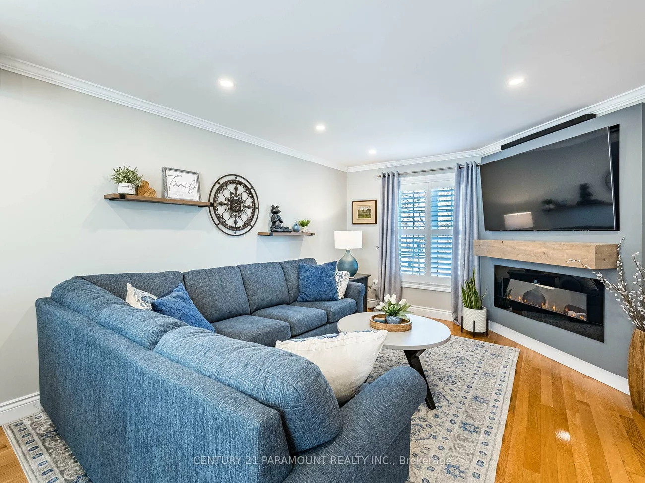 347, John West, Bayview Wellington, Aurora