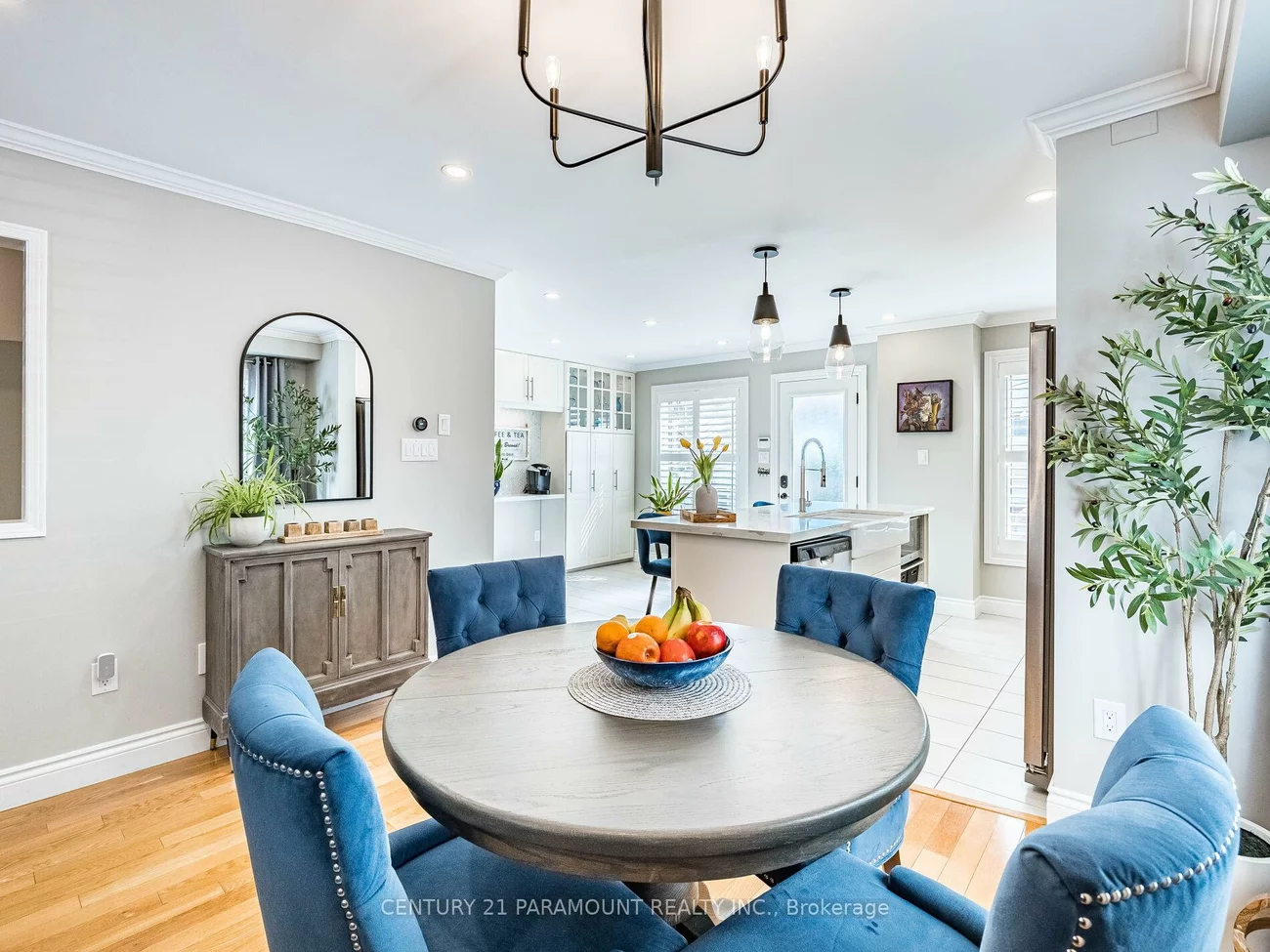 347, John West, Bayview Wellington, Aurora
