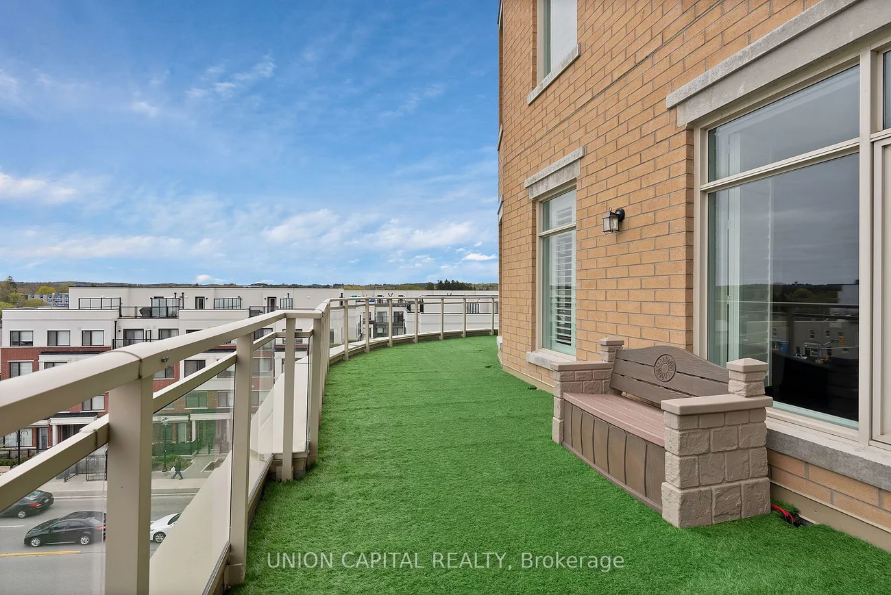 15277, Yonge, Aurora Village, Aurora
