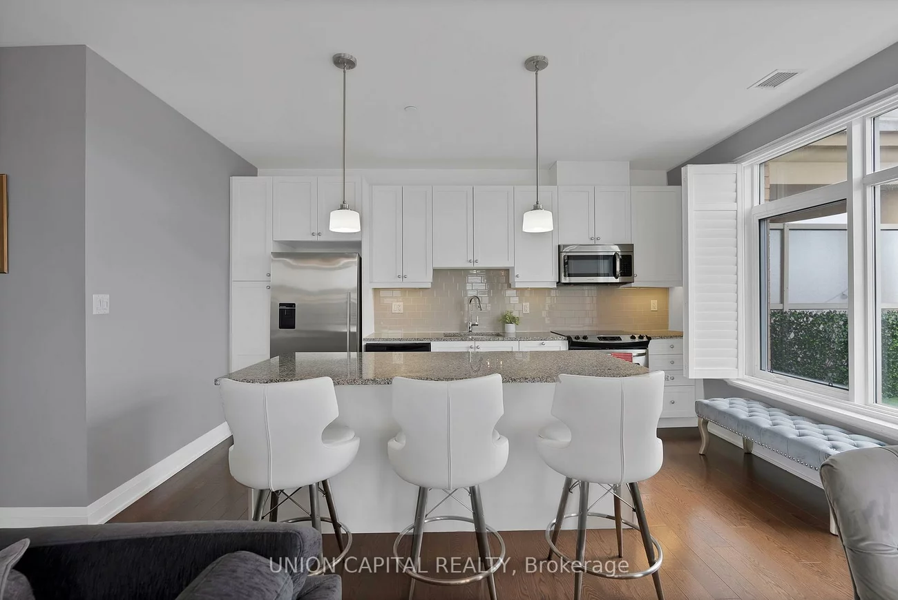 15277, Yonge, Aurora Village, Aurora