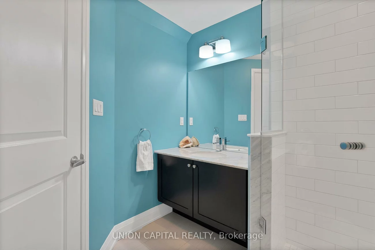 15277, Yonge, Aurora Village, Aurora