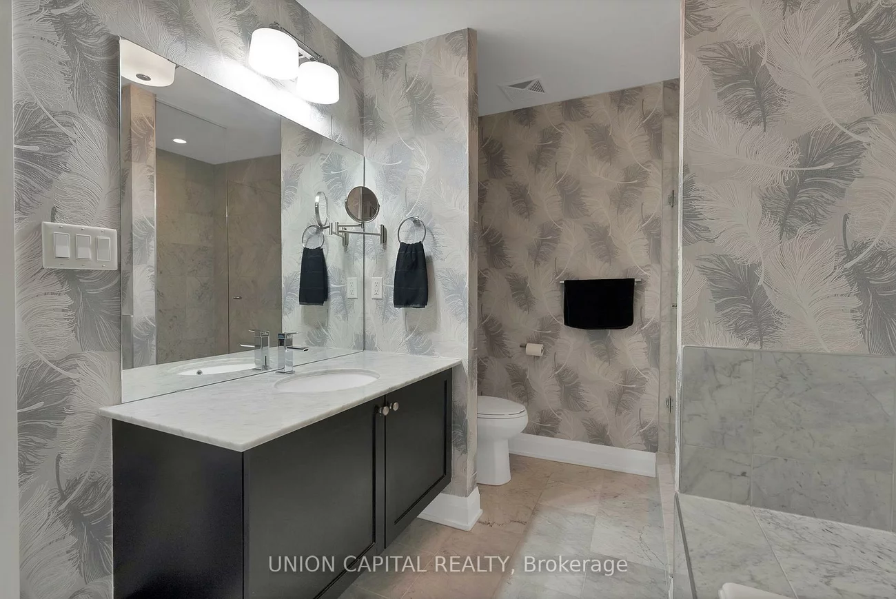 15277, Yonge, Aurora Village, Aurora