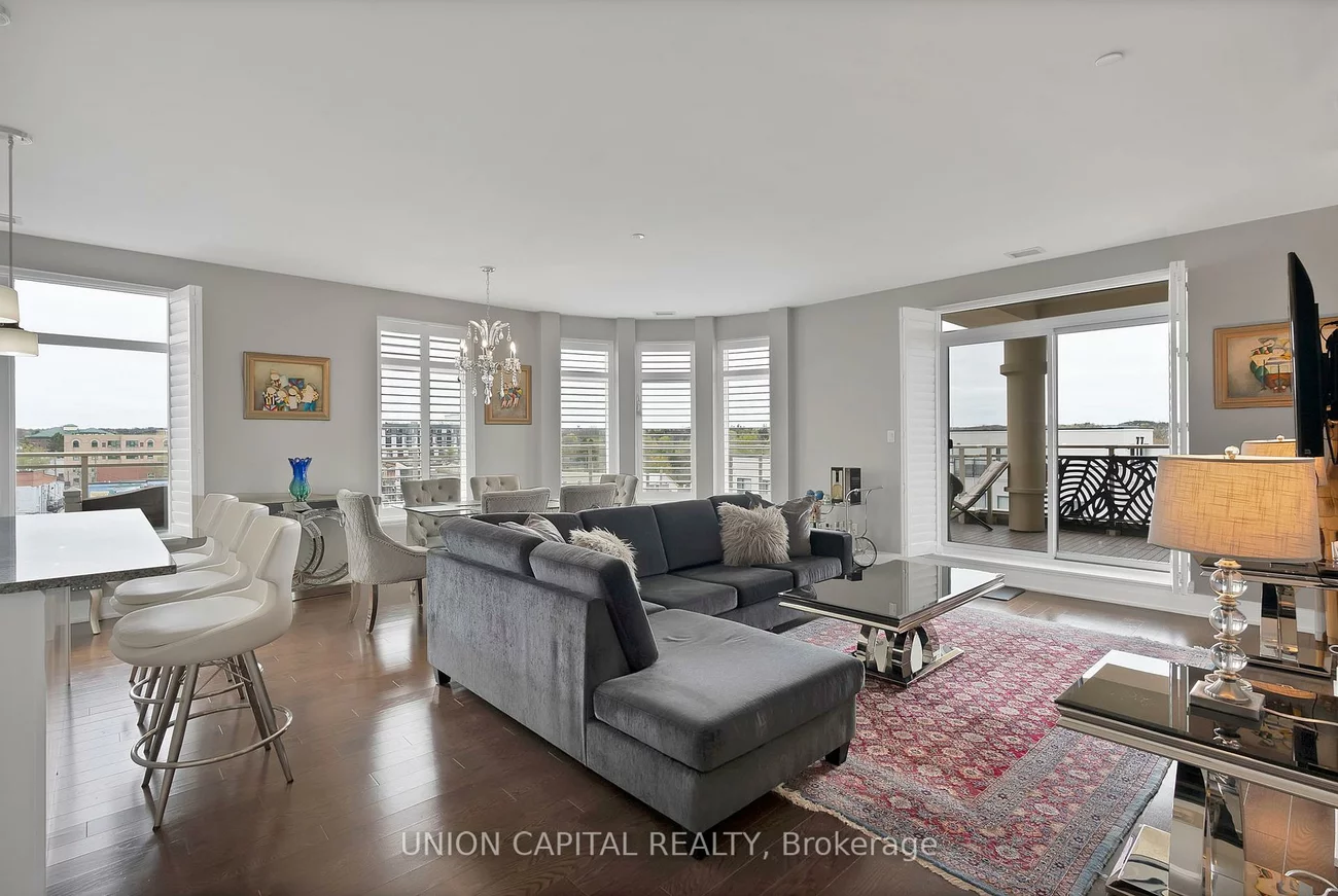 15277, Yonge, Aurora Village, Aurora