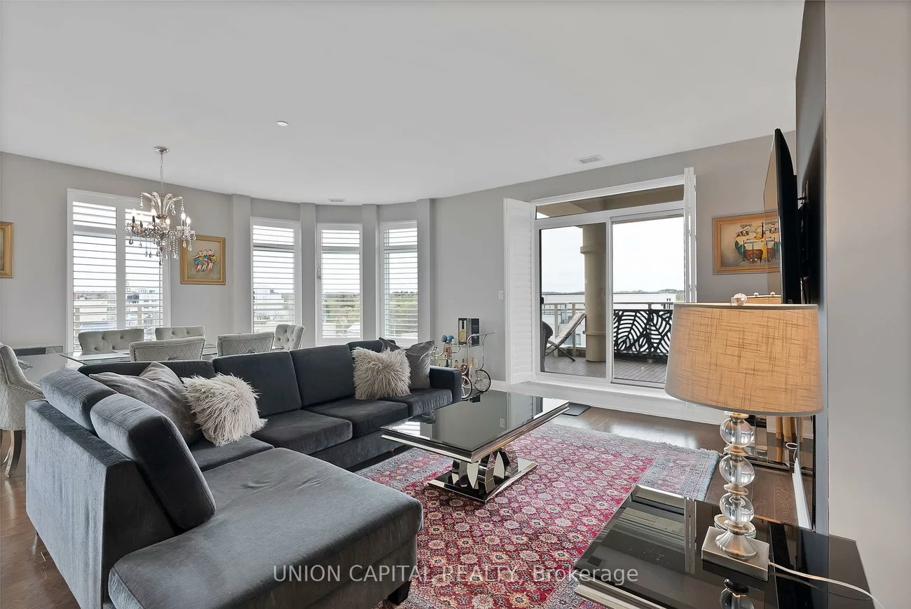 15277, Yonge, Aurora Village, Aurora