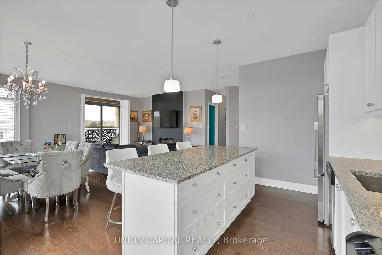 15277, Yonge, Aurora Village, Aurora