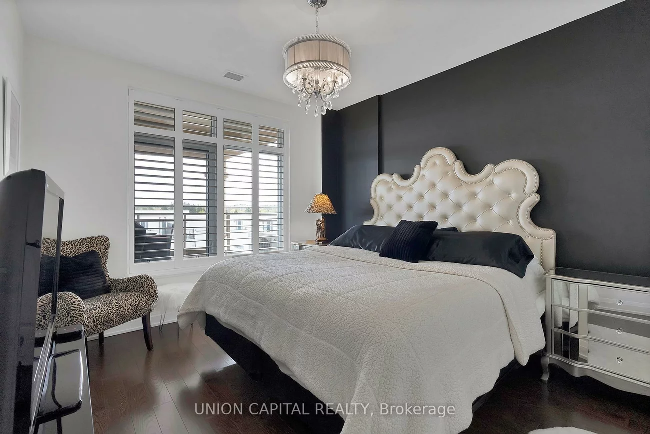 15277, Yonge, Aurora Village, Aurora