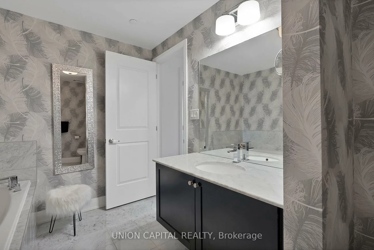 15277, Yonge, Aurora Village, Aurora