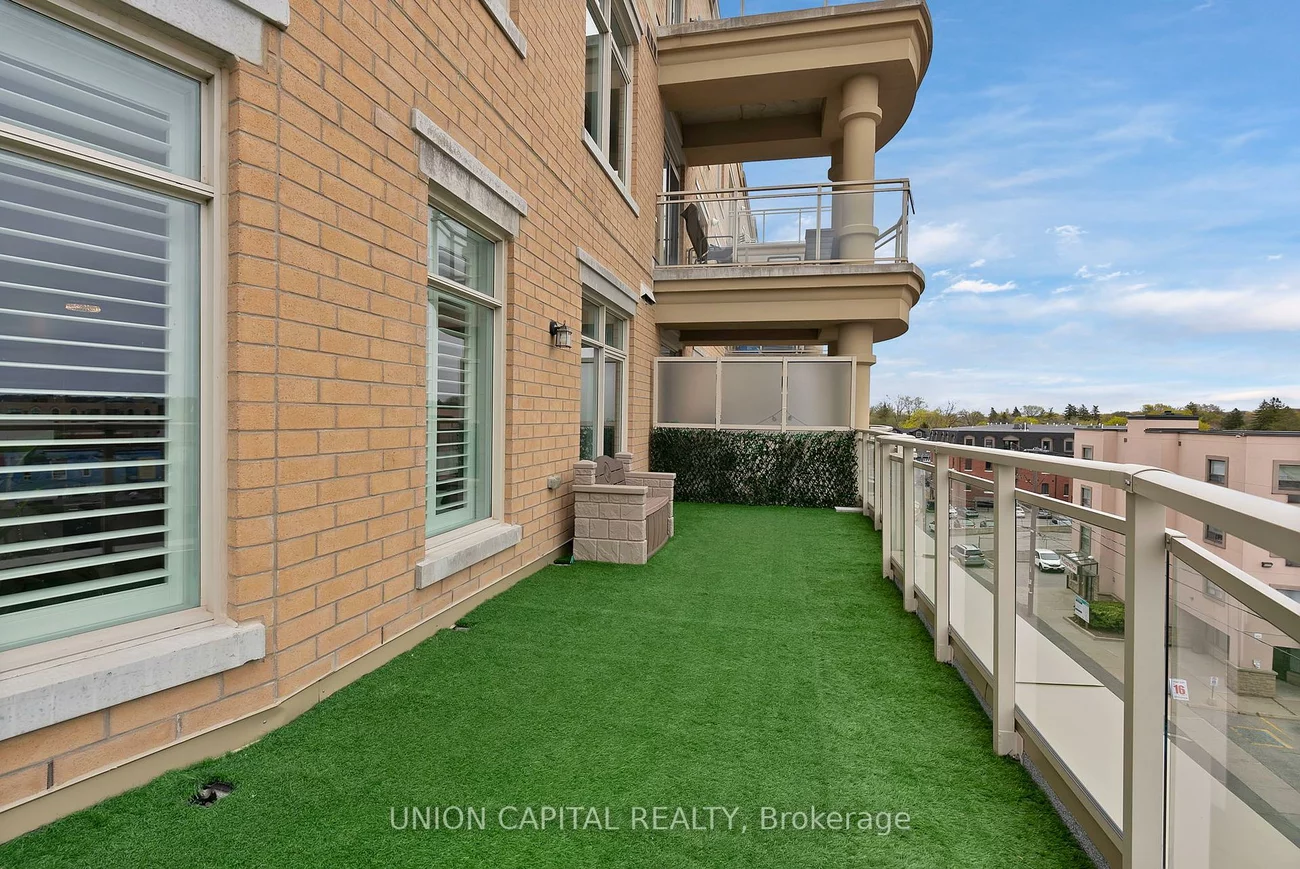 15277, Yonge, Aurora Village, Aurora